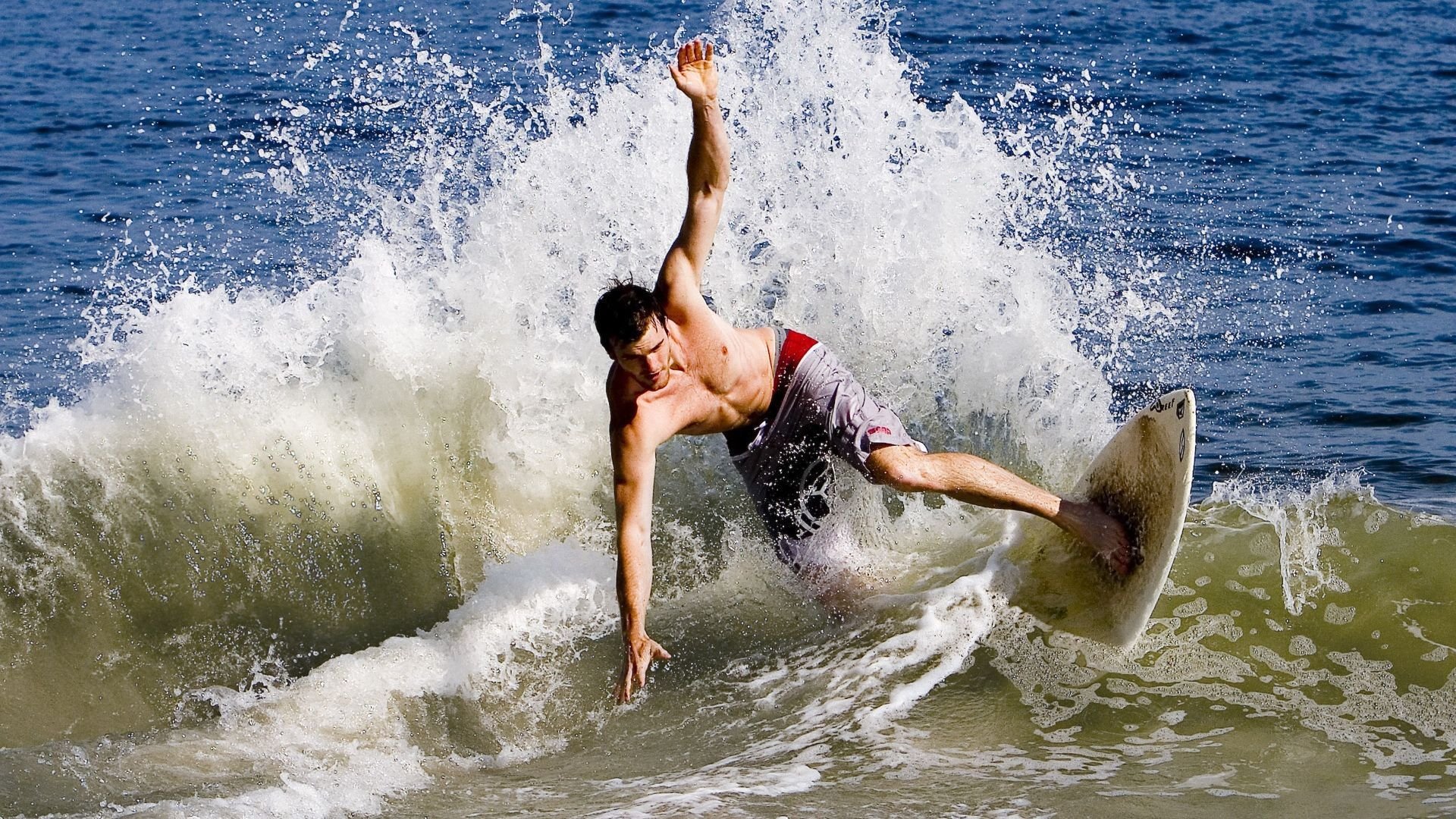 RNG带队取胜！纳达尔重要时刻险胜，全场沸腾不已